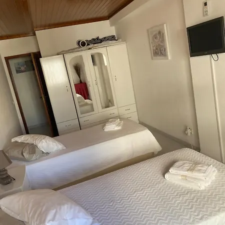Two-bedroom - 500 Meters From The * Armação de Pêra